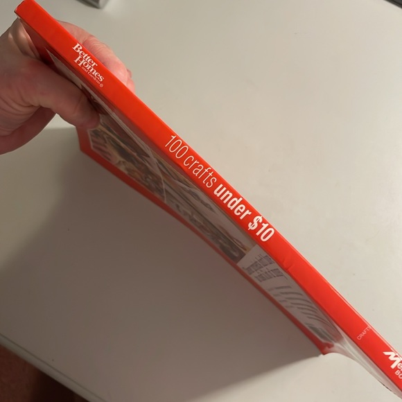 📚2/$6  100 Crafts Under $10 - Picture 3 of 12
